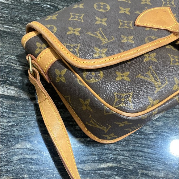 Louis Vuitton sologne purse - Picture 11 of 16